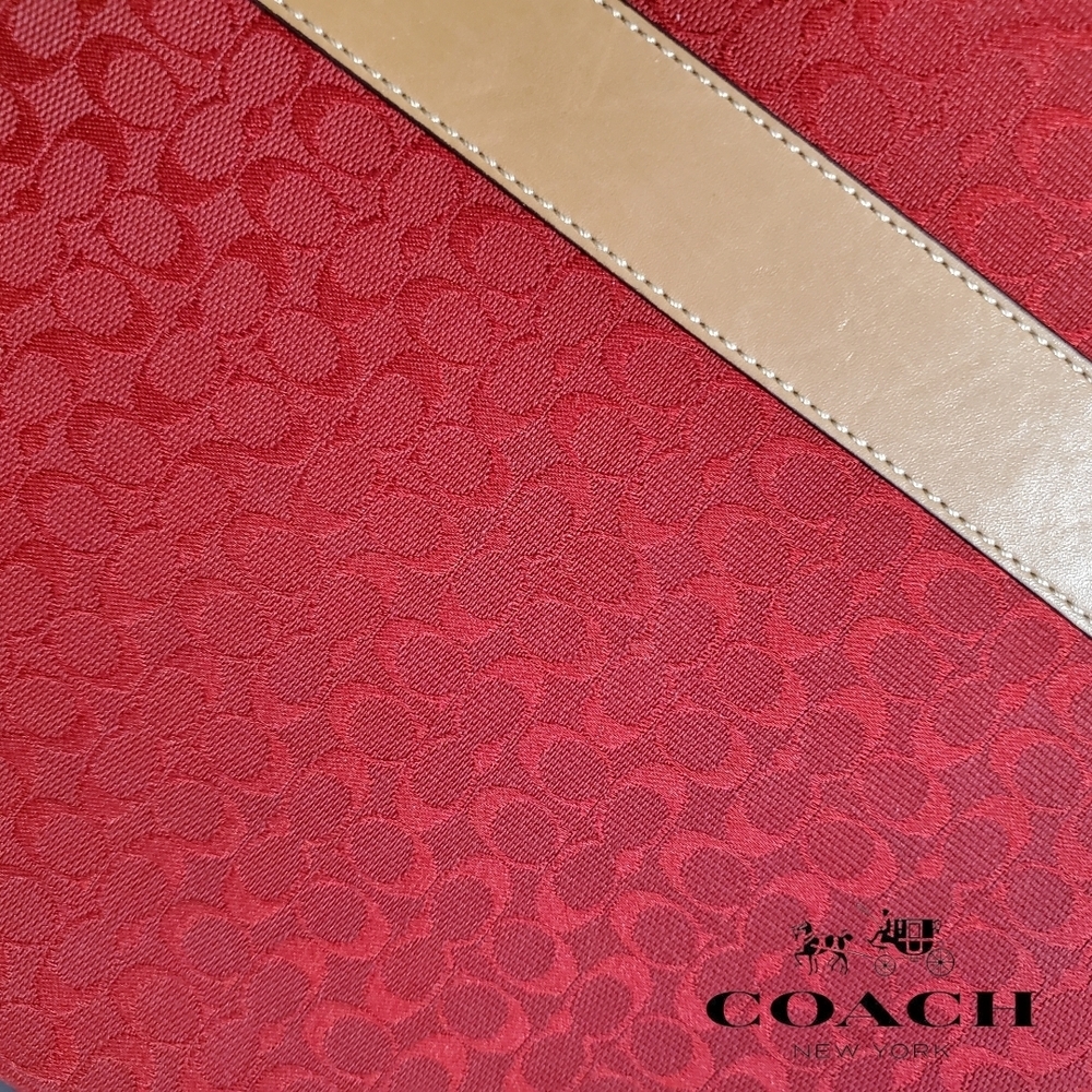 Coach Red Signature Mini C Canvas Tablet/iPad Sleeve – Excellent Condition! 14" - Picture 7 of 8